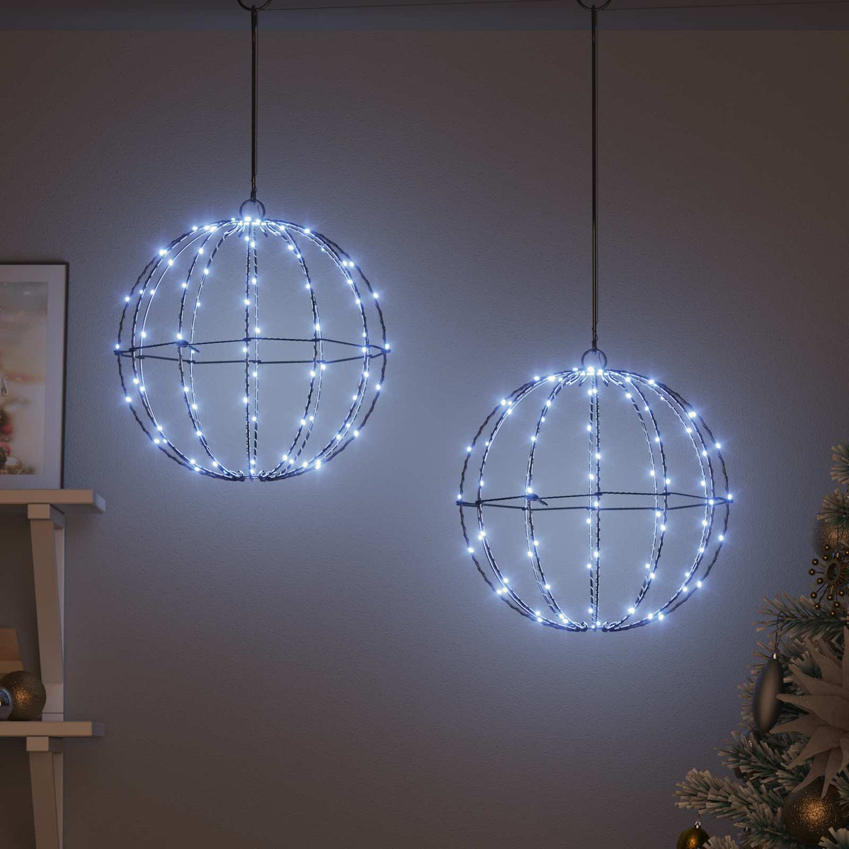 Ball 2 st Kallvit 30 x 30 x 32 cm Metall 192 LED-lampor